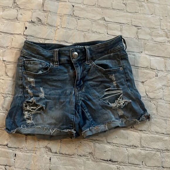 Abercrombie Midi Denim Shorts - Picture 2 of 6